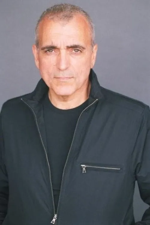 Elizabeth Banks ha trabajado con Ernest Mingione en 1 ocasiones