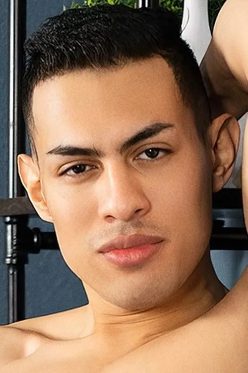 Ernie interpretando a (archive footage)