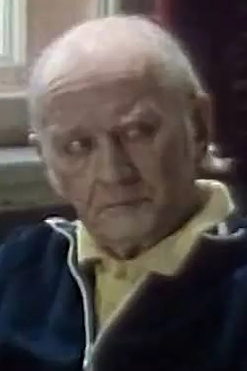 Ernst Günther interpretando a Vinzent