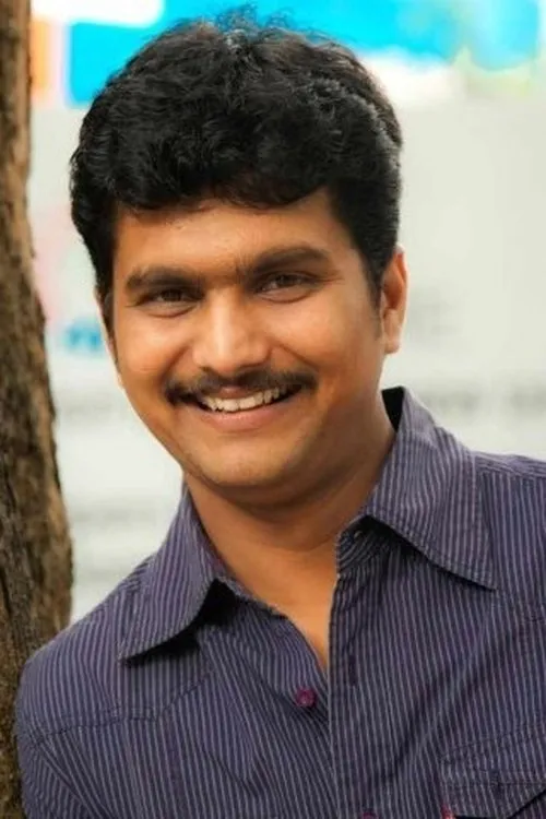 Erode Mahesh interpretando a Gunaseelan