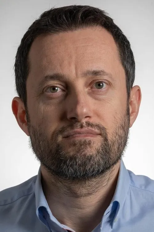 Cahit Kayaoglu ha trabajado con Ertuğrul Şakar en 2 ocasiones