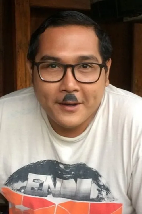 Ery Makmur interpretando a Samurat Jepang