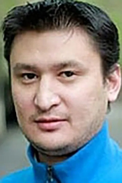 Erzhan Rustembekow interpretando a 