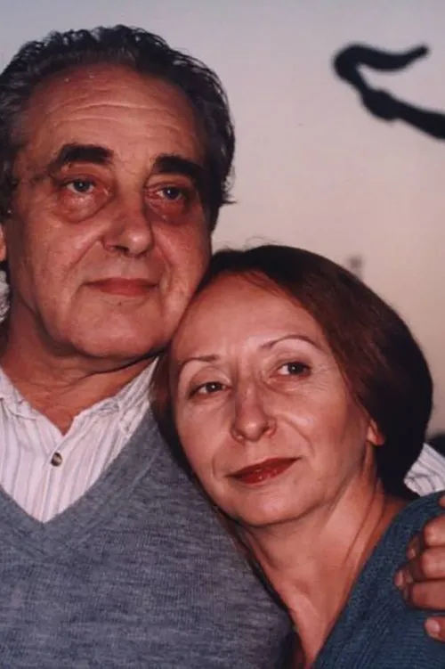 Erzsébet Dózsa interpretando a Joli