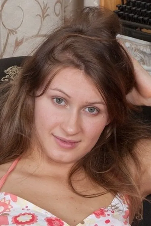 Esperanse interpretando a (archive footage)