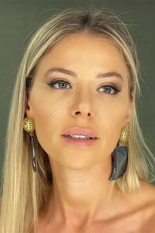 Foto de perfil del actor Esra Eron en el reparto