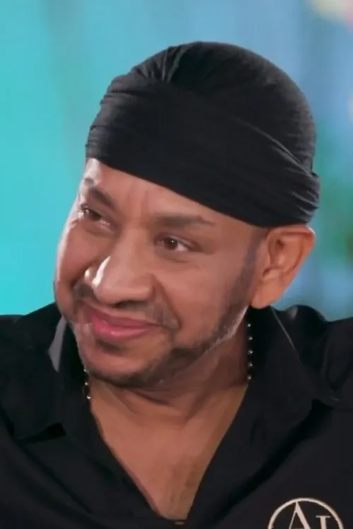 Essam Karika en su biografía y filmografía