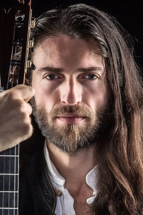 Estas Tonne interpretando a Self