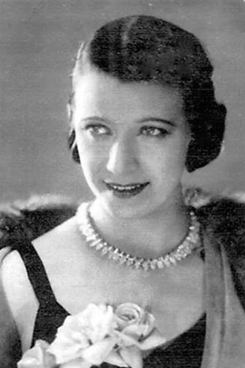 Ester Roeck-Hansen interpretando a Estelle Giron