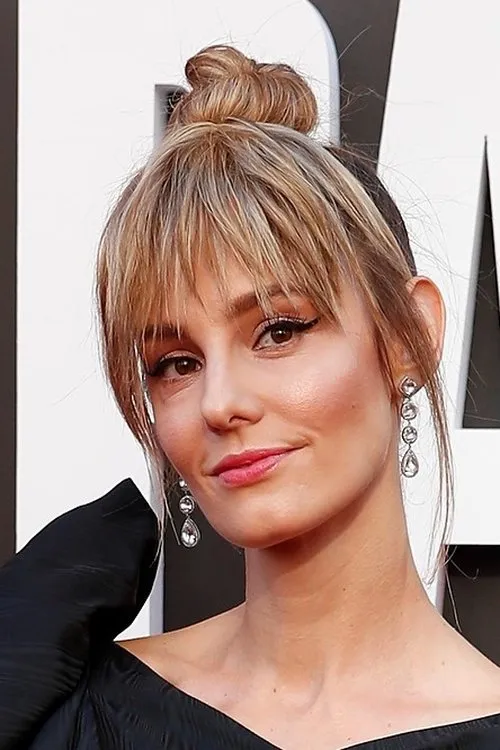 Esther Acebo interpretando a 