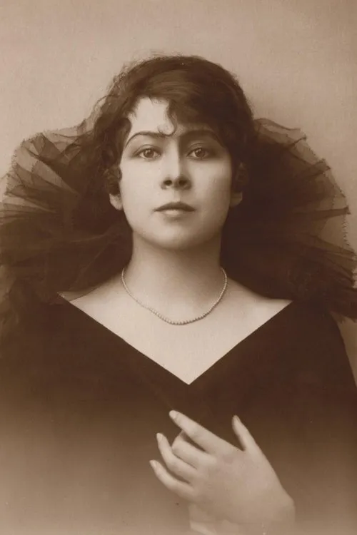 Esther Carena interpretando a Ada Haller