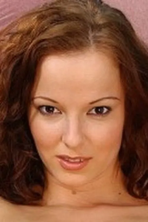 Esther Fine interpretando a 