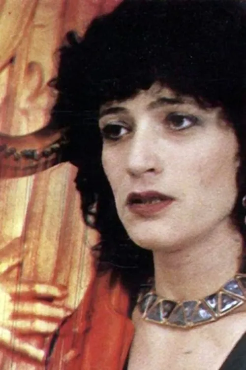 Esther Lamandier interpretando a Self