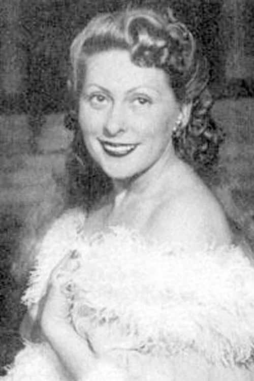 Eszter Réthy interpretando a Silvia Romain énekesno