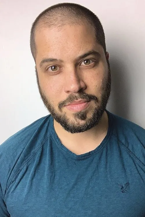 Ethan Levy — personaje: Jay Perez