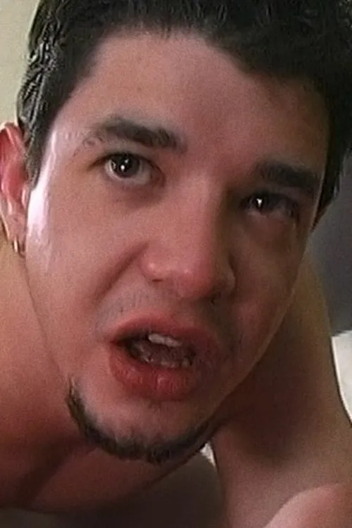 Ethan Sexxtin interpretando a 