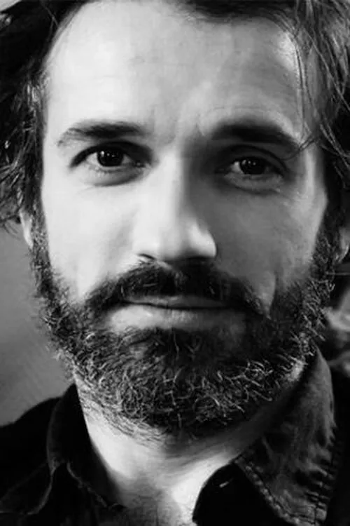 Etienne Guiraud interpretando a Jean