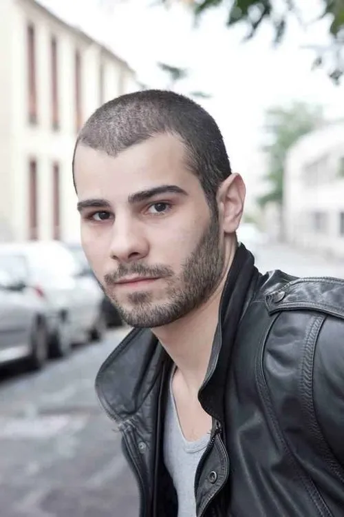 Pauline Rodhain ha trabajado con Eugen Jebeleanu en 1 ocasiones