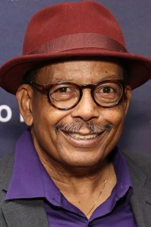 Eugene Lee interpretando a Dale