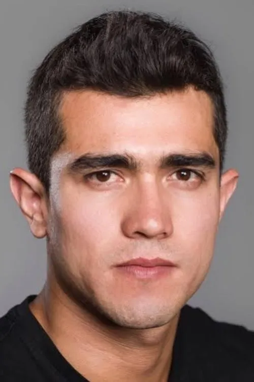 Eugenio Rubio interpretando a Kostia