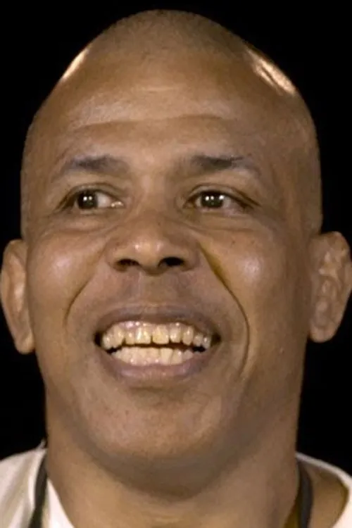 Eugenio Tadeu interpretando a Self