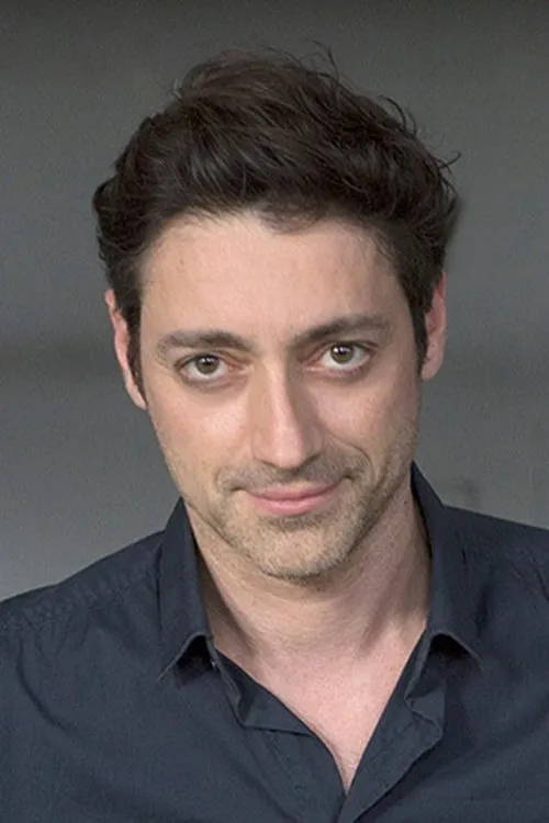 ???d??µ?? ??s????d?? ha trabajado con Euripides Laskaridis en 1 ocasiones