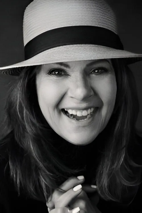 Martin Kratt ha trabajado con Eva Almos en 1 ocasiones