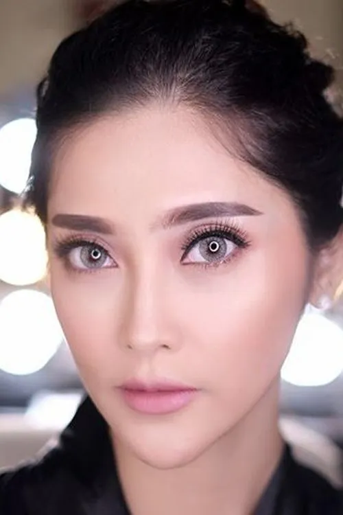 Gihon Juliasta ha trabajado con Eva Anindita en 1 ocasiones