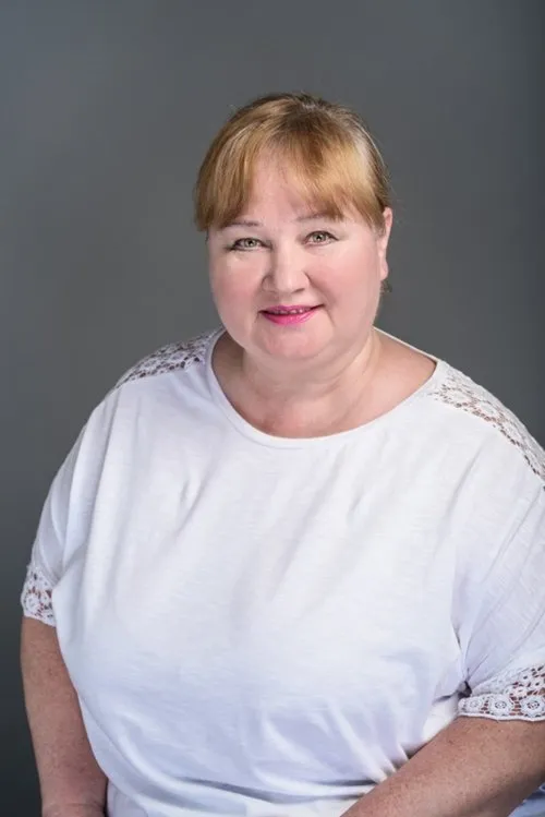 Nóra Görbe ha trabajado con Éva Janisch en 1 ocasiones