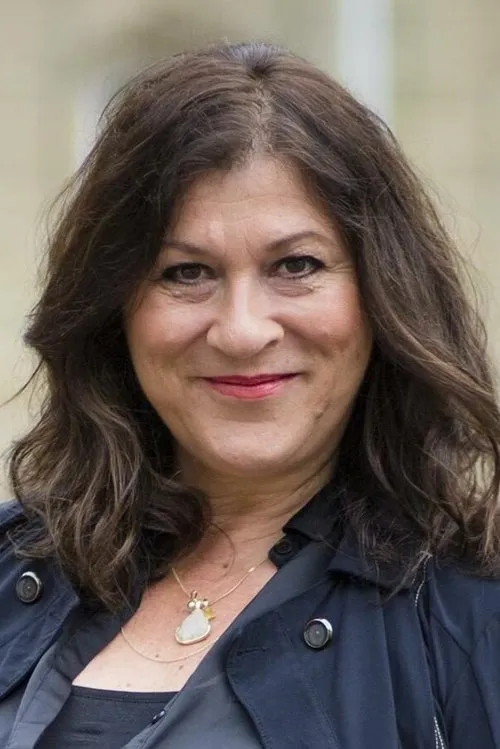 Eva Mattes interpretando a Mother Filipov