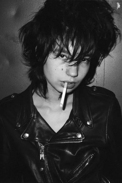 Eva Yelmani interpretando a Mélodie