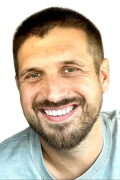 Evan Thomas — personaje: Self - Team 2