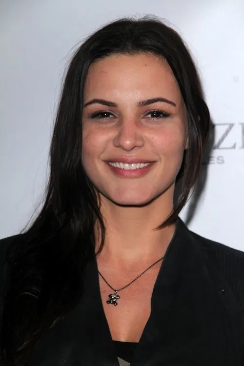 Eve Mauro interpretando a