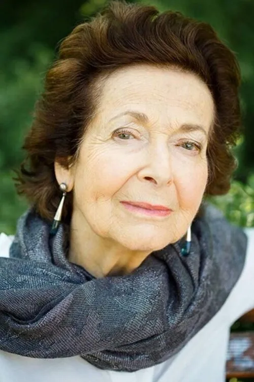 Stefanie Kahn ha trabajado con Eve Slatner en 1 ocasiones