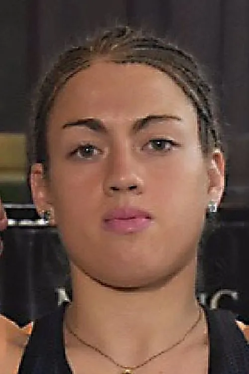 Evelin Nazarena Bermudez interpretando a Self