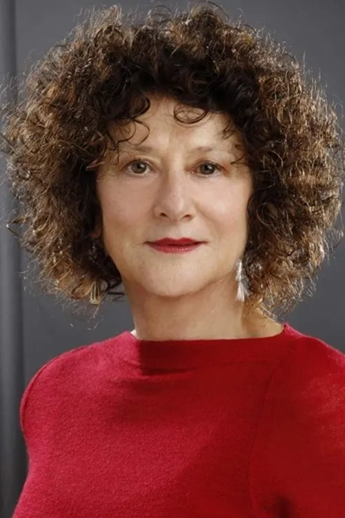 Evelyn Krape interpretando a Old Ewe (voice)