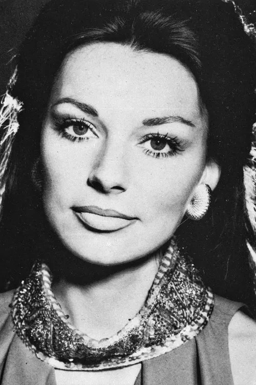 Evelyn Opela — personaje: Irina Kuhlin