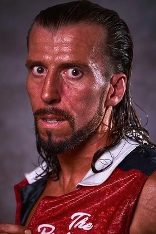 Everett Lawrence Titus interpretando a Rhett Titus