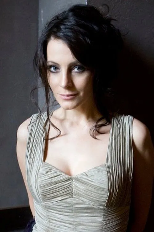 Евгения Крюкова interpretando a