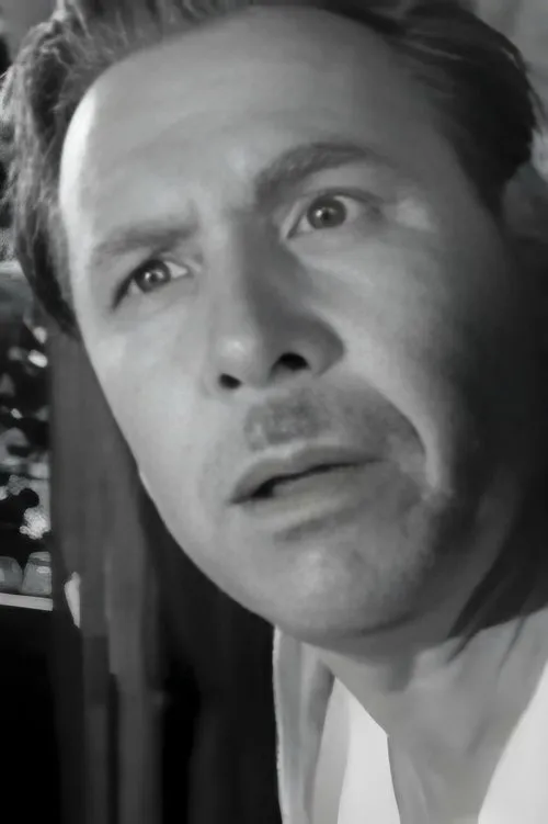 Евгений Котов interpretando a accountant