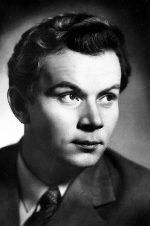 Евгений Шутов interpretando a