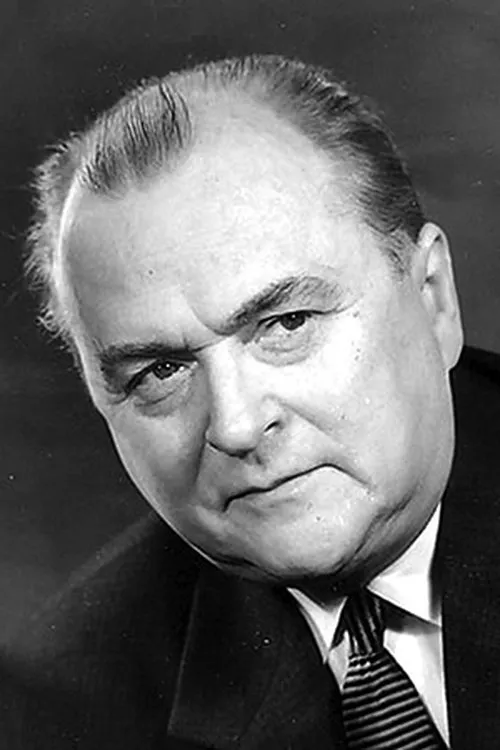 Evgeniy Velikhov interpretando a Lord Bolingbroke