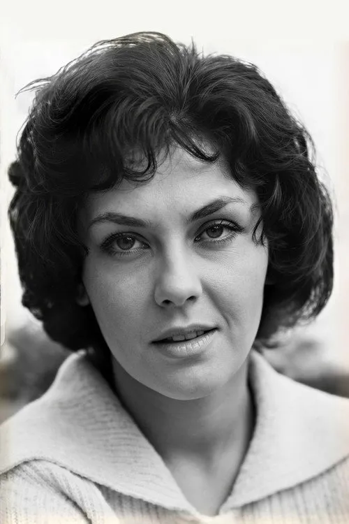 Ewa Berger-Jankowska interpretando a Maria Doron