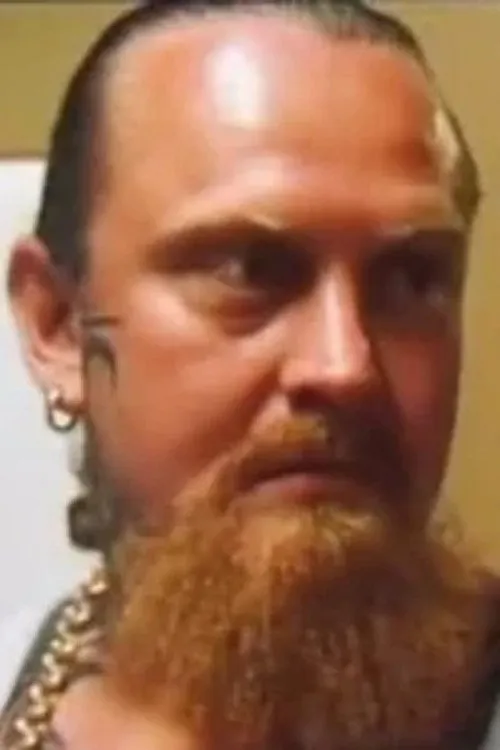 Ewald Larsen interpretando a Self / Rocker #2