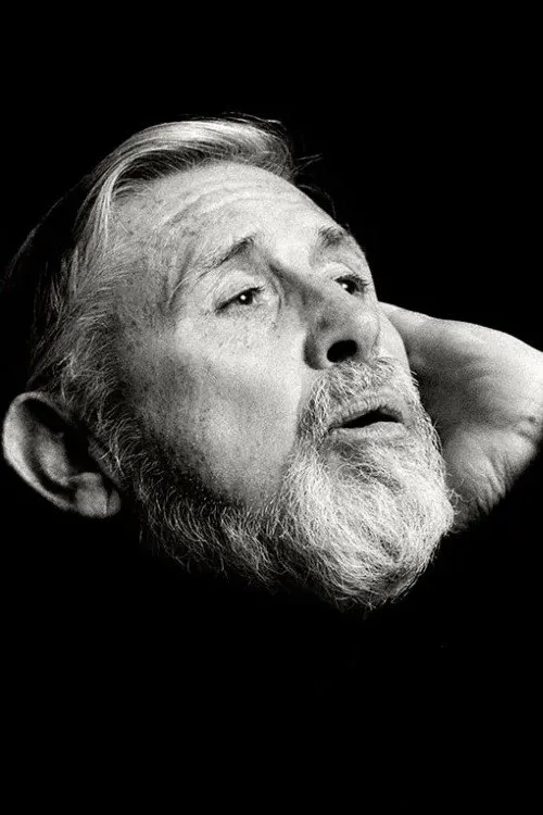 Ewan MacColl interpretando a Self (Archive Material)