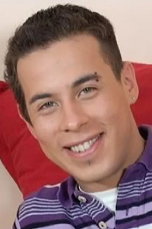 Ewin interpretando a (archive footage)