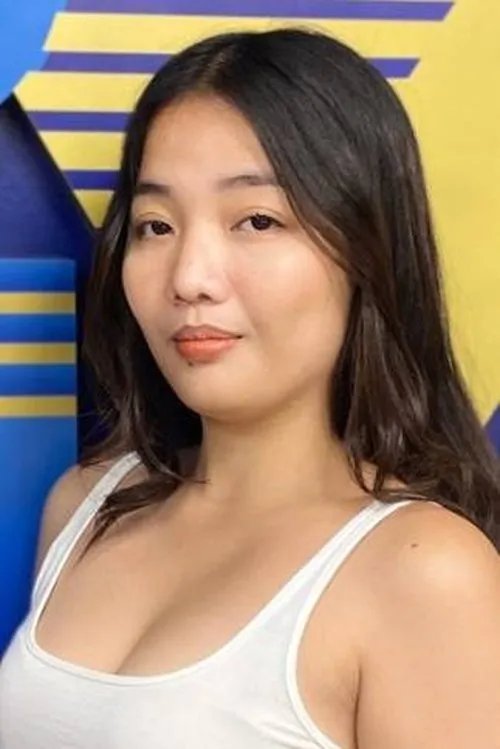 Eya Ayson interpretando a Uncredited