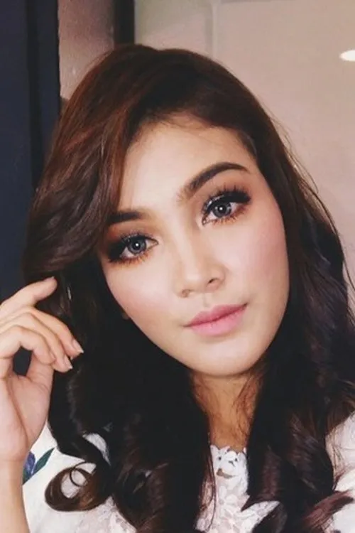 Azrel Ismail ha trabajado con Eyka Farhana en 1 ocasiones