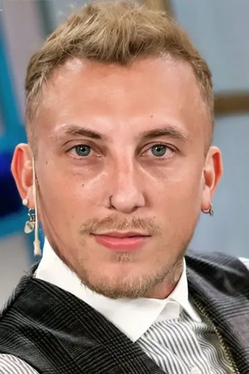 Ezequiel Cwirkaluk interpretando a Leandro De La Torre