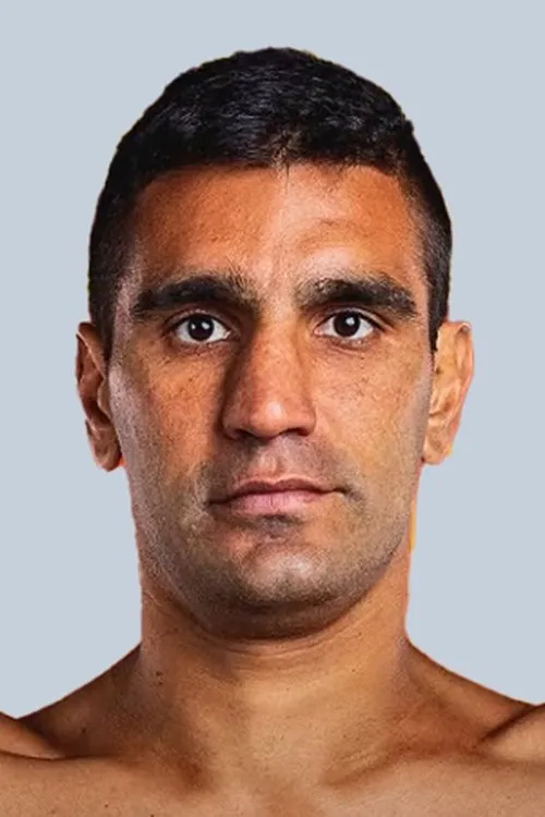 Ezequiel Osvaldo Maderna interpretando a Self